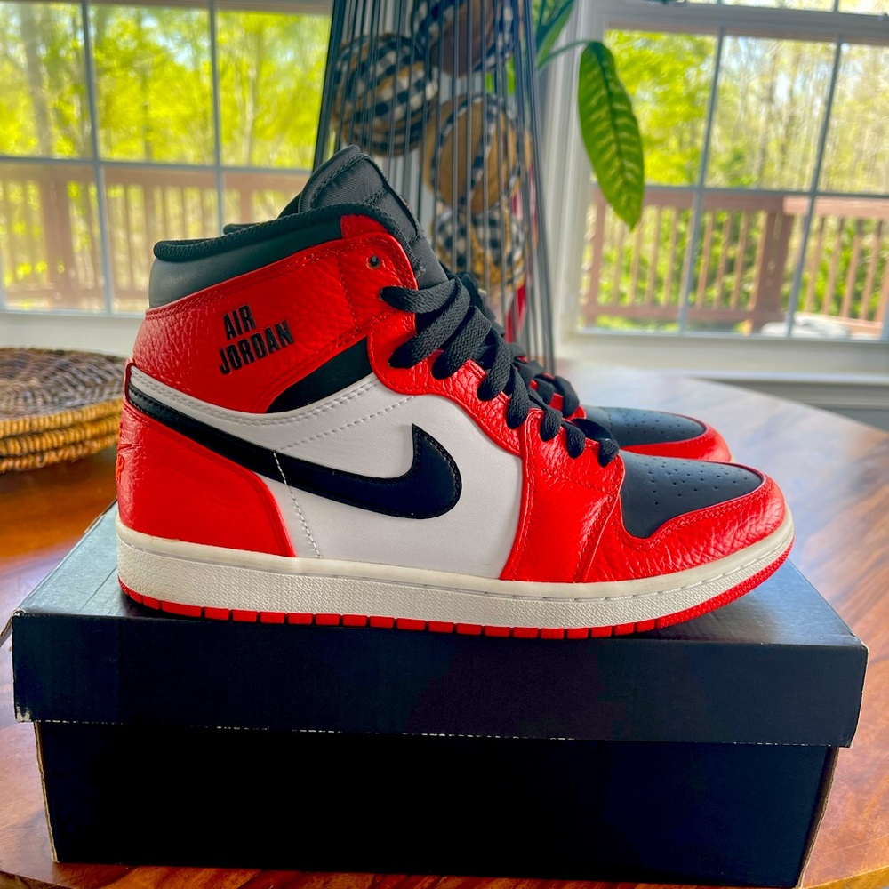 2017 Air Jordan 1 Rare Air “Max Orange” Size 8